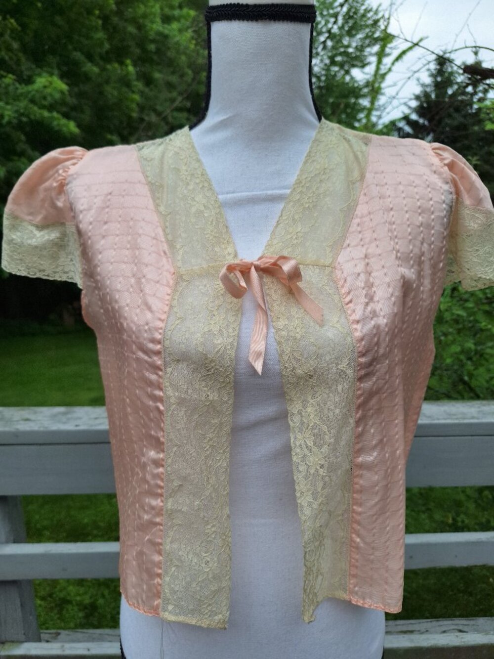 Glamorous vintage bed jacket or shortie robe. Homemade. - Picture 2 of 6